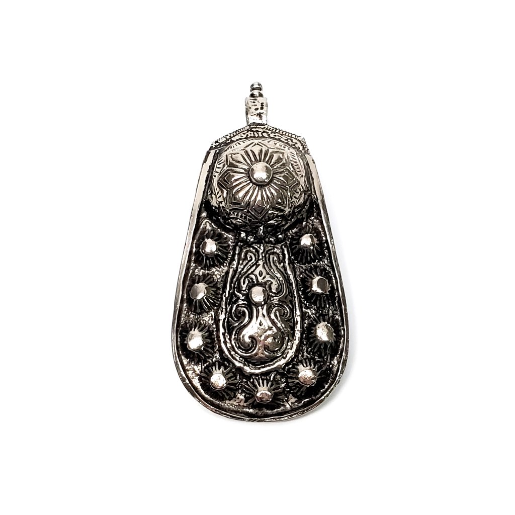 Vintage Accessocraft Silver Tone Pendant #6391